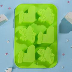 !09 Форма для выпечки «Новый год. Колокольчики и сапожок», 25,5×17 см, 6 ячеек, цвет МИКС