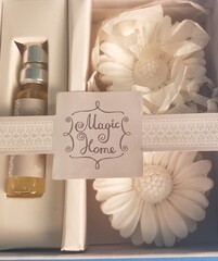 !09 Набор ароматический "Ваниль" 3 предмета (аромамасло+ 2 гипсовых цветка)10,4×11,×3,5 см.