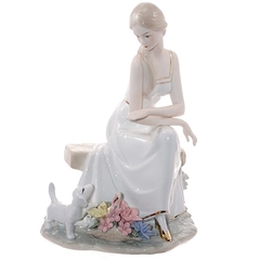 Фигурка декоративная "Девушка", Д18 Ш14 В27 см