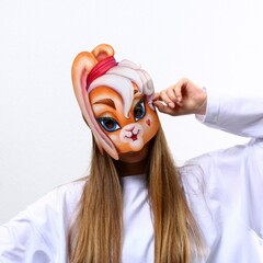 !09 Набор из 3-х масок на резинке:«Кролик с сердечком», 25,3 х 25,3 см., + «Кролик в блестках», 21,1 х 26 см. + «Кролик с морковкой» 30x30 см., 250 гр/кв.м