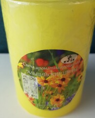 !09 Набор ароматизированных свечей (2 штуки): Свеча ароматизированная "Альпийские цветы" 7x7x10 см. цвет желтый