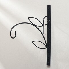 !09 Кронштейн для кашпо, кованый, 25 см, металл, чёрный, «Зацеп»