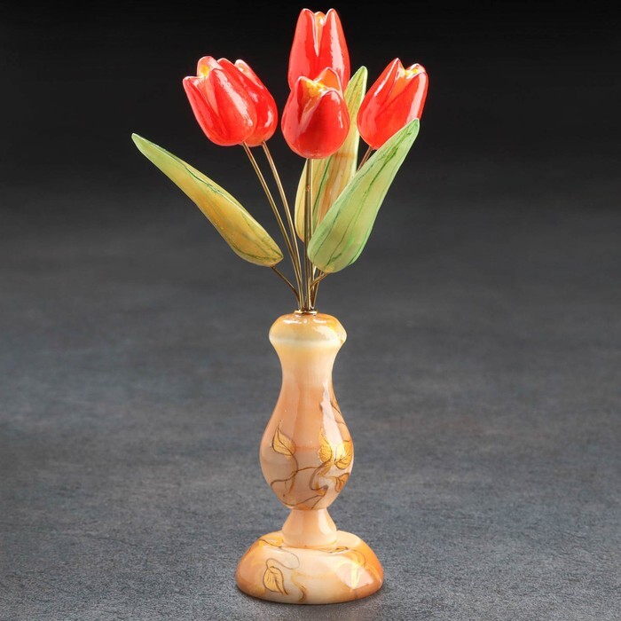 Сколько стоят в вазе тюльпаны с водой. Тюльпаны в вазе селенит. Тюльпаны в вазе. Ваза с тюльпанами. Ваза тюльпан СССР.