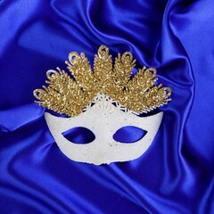 !Украшение ёлочное 2 штуки "Карнавальная маска" 14,5х13 см белый с золотом