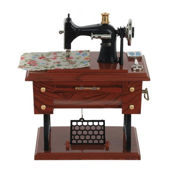 Изделие декоративное "Швейная машинка" (музык.), L13,5 W8 H16 см