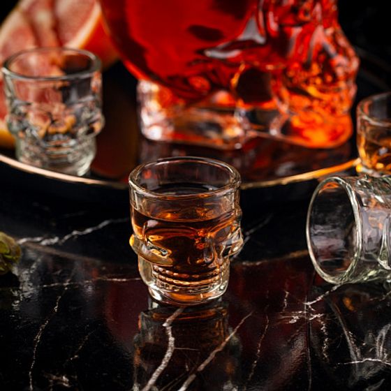 Набор SKULL 7 предметов (штоф 800мл  стопки 6шт 50мл)