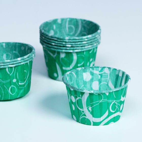 !09 НАБОР ИЗ 50 ШТУК - Форма бумажная "Маффин", зелёный с белыми кольцами, 5 х 4 см.