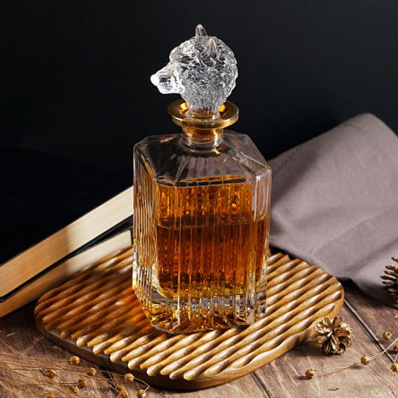 Штоф для крепких напитков SPIRIT OF WOLF 850мл