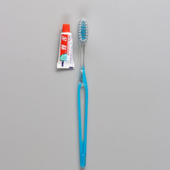 Зубной набор в пакете: зубная щетка 18 см + зубная паста 3 г (3 набора)