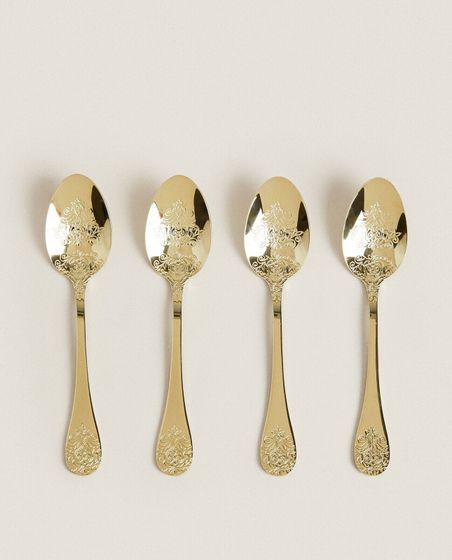 Pack of dessert spoons with decorative engraving (pack of 4)