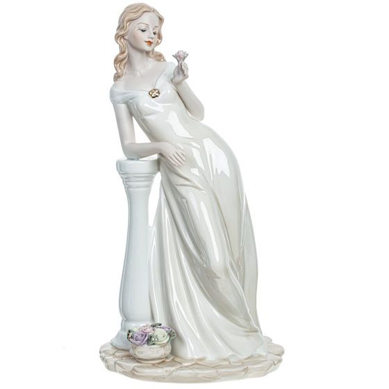 Фигурка декоративная &quot;Девушка&quot;, Д14 Ш10 В27,5 см