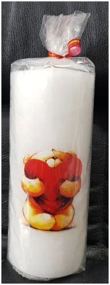 !09 НАБОР СВЕЧЕЙ 2 ШТУКИ - Свеча декоративная "Мишка с сердцем" 12x5x5 см. цвет белый ивори