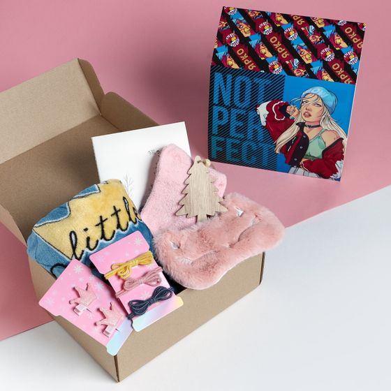 !09 Набор подарочный Perfect, плед и аксессуары (Блокнот, Заколка, Игрушка, Маска для сна, Носки, Плед, Резинка)