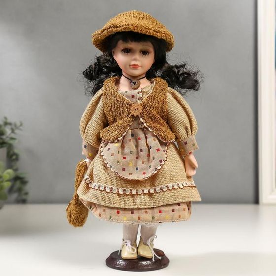 Кукла коллекционная керамика &quot;Лена в бежевом платье и бежевом жилете&quot; 30 см