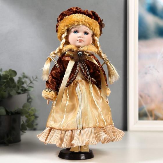 Кукла коллекционная керамика &quot;Лида в золотом платье и бархатной шубке&quot; 30 см