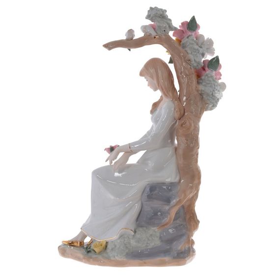 Фигурка декоративная "Девушка", L24,5 W12 H37 см