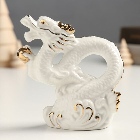 Сувенир керамика &quot;Китайский белоснежный дракон с шаром на волнах&quot; с золотом 4,8х10х10,5 см