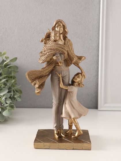 Фигурка полистоун «Мама с детьми, укутанные в шарф», 12×8×24.5 см