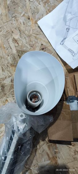 УЦЕНКА-Лампа настольная Camelion KD-331 C01 (12790) на основание E27 белый 40Вт (Замят плафон, плохая упаковка)
