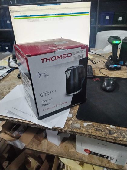 УЦЕНКА-Чайник электрический Thomson K30ES-3002 1.7л 2000Вт черный-(после ремонта, потертости)