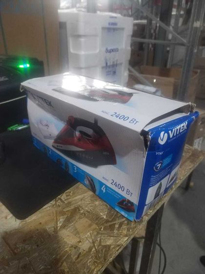 УЦЕНКА-Утюг Vitek VT-8348 2400Вт серый/красный-(плохая упаковка)