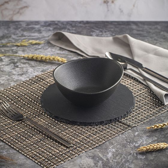 Салатник треугольный ROCK BLACK 16см