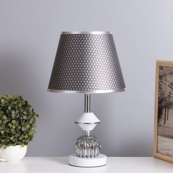 Лампа настольная «Яна» 1×40 Вт Е27 1×5 Вт LED белый/дымчатый 25×25×41 см