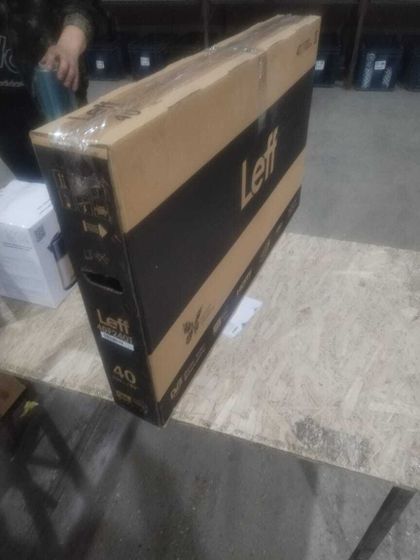 УЦЕНКА-Телевизор LED 40&quot; Leff 40F240T черный-(битая матрица)