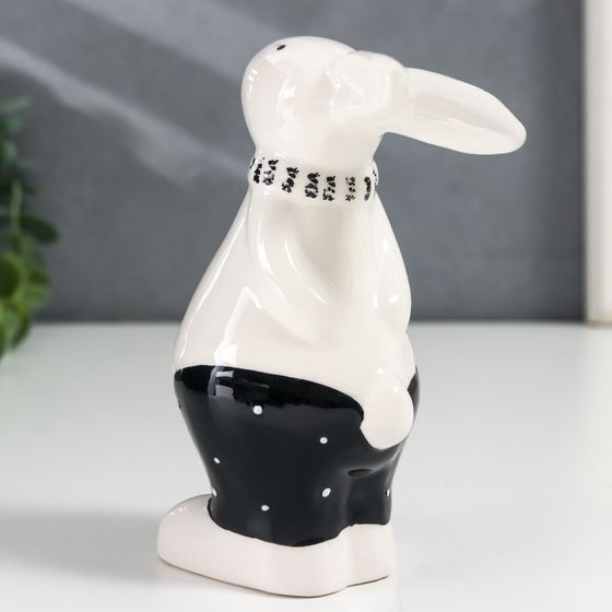 !09 Сувенир керамика &quot;Зайчишка в шарфике&quot; 5х9х12 см.