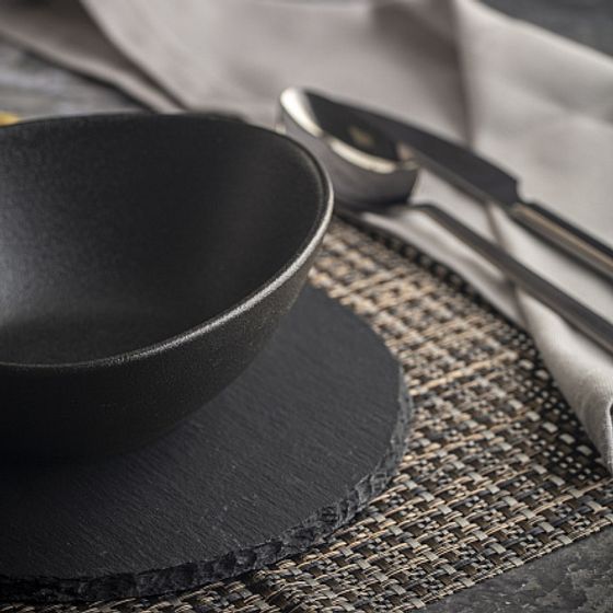 Салатник треугольный ROCK BLACK 16см