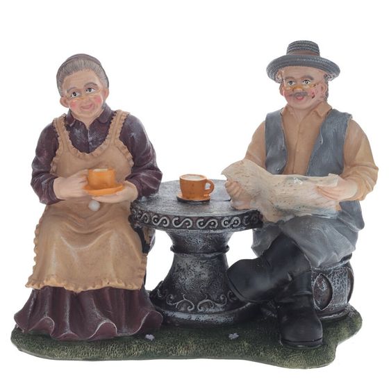 Фигурка декоративная &quot;Бабушка с дедушкой&quot;, Д20 Ш11 В17 см, 2в.