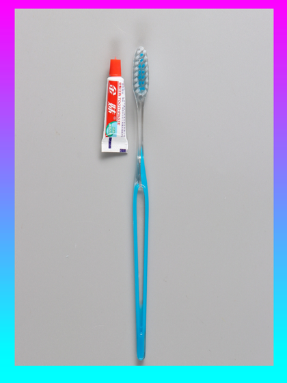 !09 Зубной набор в пакете: 7 штук(зубная щетка 18 см.) + 7 штук(зубная паста 3 г.)