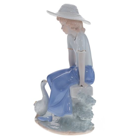 Фигурка декоративная &quot;Девочка&quot;, L17 W11 H26 см