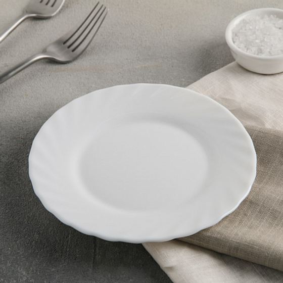 Тарелка пирожковая ТРИАНОН 15,5см