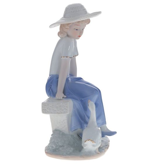 Фигурка декоративная &quot;Девочка&quot;, L17 W11 H26 см