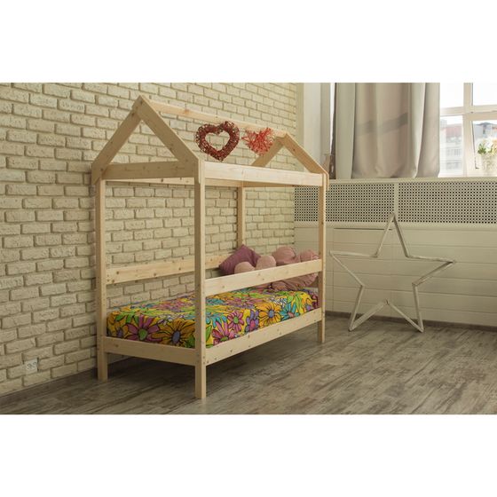 Детская кровать-домик, 700×1900, массив сосны, без покрытия