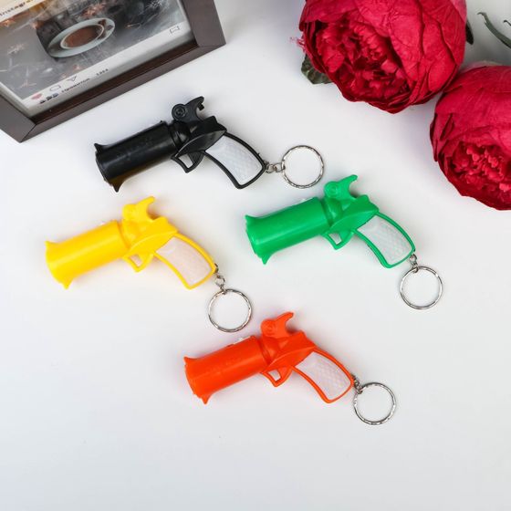!09 Набор из 7 брелков: Фонарик (2 штуки) свет на кольце &quot;Пистолет&quot; светит 5,5x7,5x2 см. + Брелок (5 штук) пластик под металл &quot;Самолет&quot; 5х5х1,3 см.