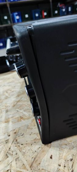 УЦЕНКА(на запчасти)-Мини-печь Kraft KF-MO 3804 RKBL черный 38л(Сильная деформация корпуса, не прилегает стекло, нарушена геометрия внутри, включается)