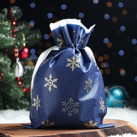 !09 Мешок подарочный (набор 3 штуки) "Золотые снежинки", 22 x 31 см.