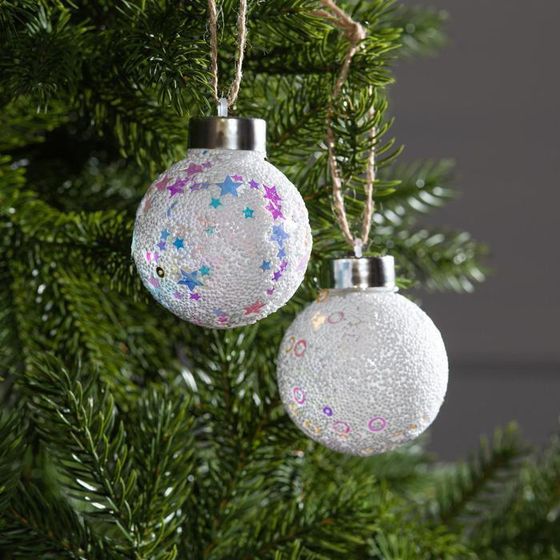 !09 Набор ёлочных шаров «Снежные», 4 штуки, d=6 см, 1 LED, от батареек, свечение RGB