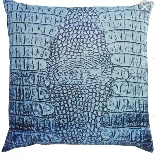 !09 Подушка декоративная "Рептилия" 35*35 см., цвет голубой