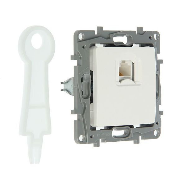 Розетка компьютерная Legrand Etika 672241, RJ45, одноместная, белая