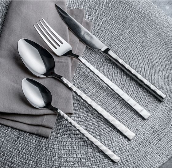 Нож столовый PYRAMID