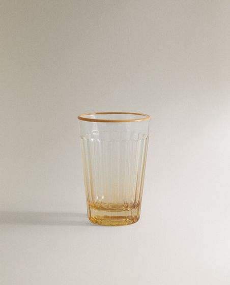 Coloured rim tumbler