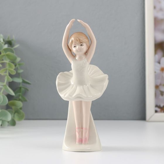 Сувенир керамика &quot;Маленькая балерина в белой пачке&quot; 6,5х5,5х16 см