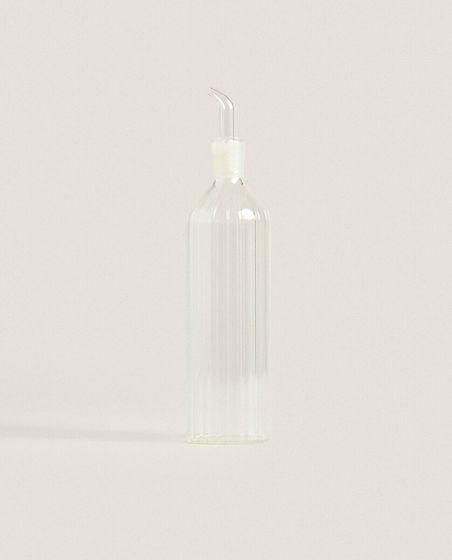 Round borosilicate glass cruet