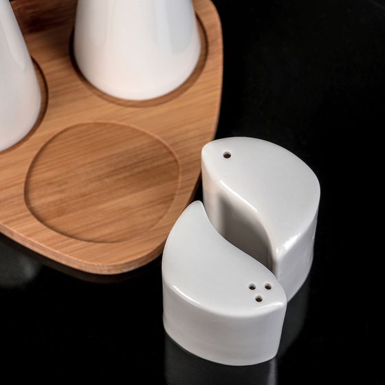 !09 Набор для специй «Эстет», 4 предмета: 2 соусника, солонка, перечница, на деревянной подставке