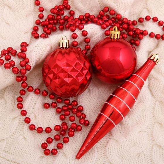 !09 Набор елочных украшений пластик с бусами 13 шт "Рэд" (6 шаров d-5,5 см,6 сосулек 14,5х3 см,бусы 1м)