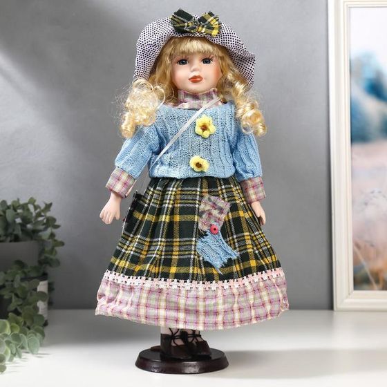 Кукла коллекционная керамика &quot;Блондинка с кудрями, в голубом свитере с цветочками&quot; 40 см