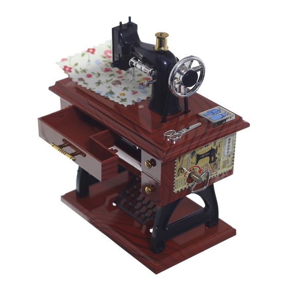 Изделие декоративное "Швейная машинка" (музык.), L13,5 W8 H16 см